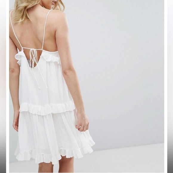 Vero Moda Dresses & Skirts - NWT Vero Moda Tiered Ruffle Dress in Snow White Size Medium